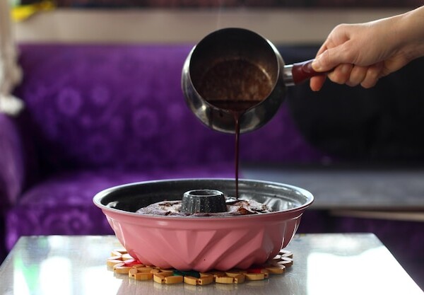 Jak rozpuścić gorzką czekoladę na polewę bez grudek?