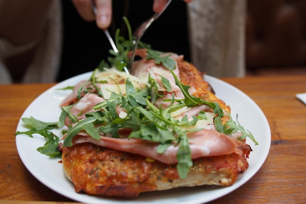 Jak zrobić dobrą carbonarę bez nietrafionych składników?