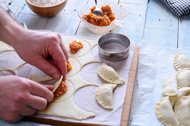 Co zrobić z ciasta na pierogi gdy zostanie po lepieniu?