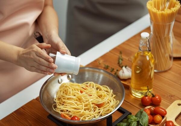 Co zrobić z sosu do spaghetti gdy zostanie po obiedzie?