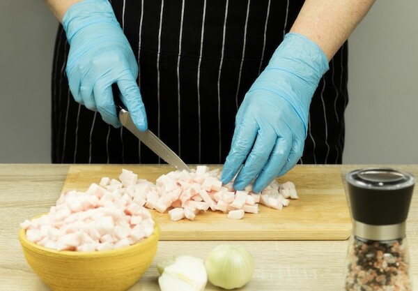 Jak przygotować polędwiczki z kurczaka żeby były soczyste?