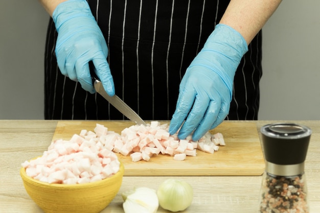 Jak przygotować polędwiczki z kurczaka żeby były soczyste?