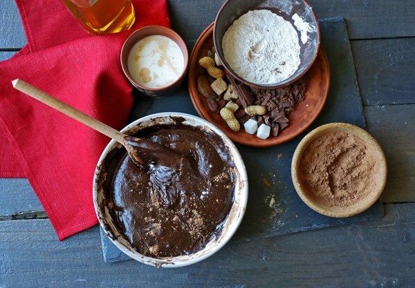 Jak zrobić domowy budyń czekoladowy bez gotowych mieszanek?