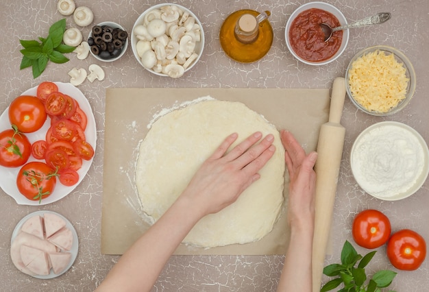 Jak zrobić pyszną pizzę w domowych warunkach?