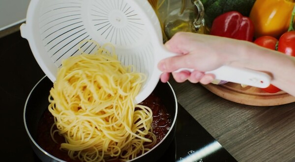 Jak zrobić szybkie spaghetti w kilka minut?