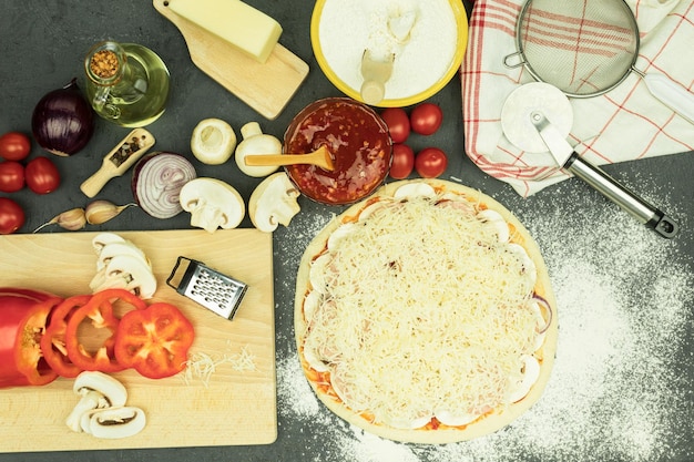 Pizza przepis na ciasto jak z pizzeri co warto wiedzieć przed przygotowaniem?