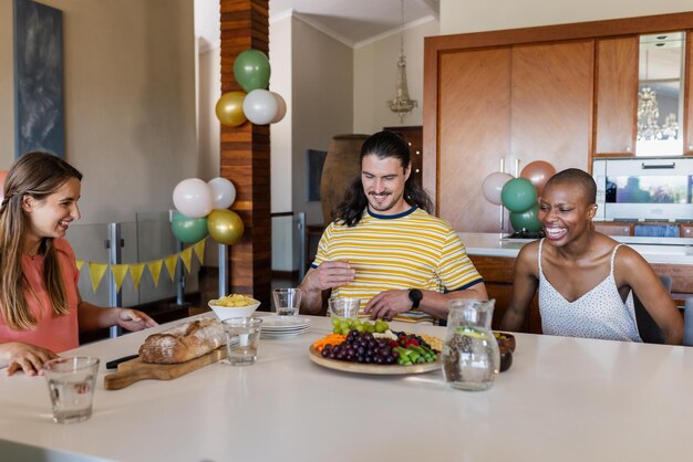 Urodziny w domu co do jedzenia sprawdzi się najlepiej?