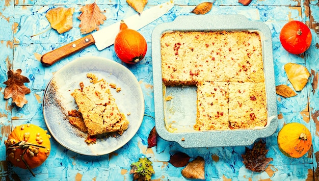 Ciasto drożdżowe ile kalorii ma w jednym kawałku?