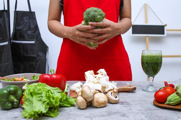 Na czym polega dieta sirtuinowa i czym różni się od innych sposobów odżywiania?