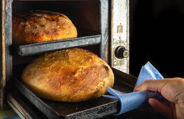 Ciasto drożdżowe ile czasu piec żeby było puszyste?