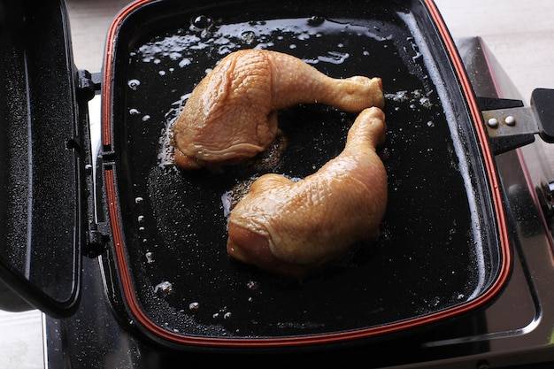 Jak długo piec udka kurczaka w domowym piekarniku?