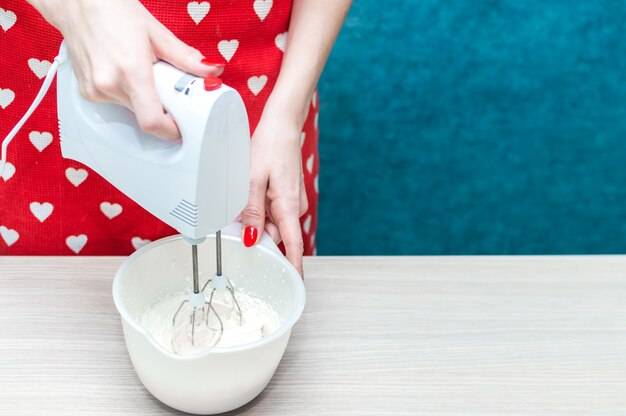 Jak zrobić budyń śmietankowy o idealnej konsystencji?