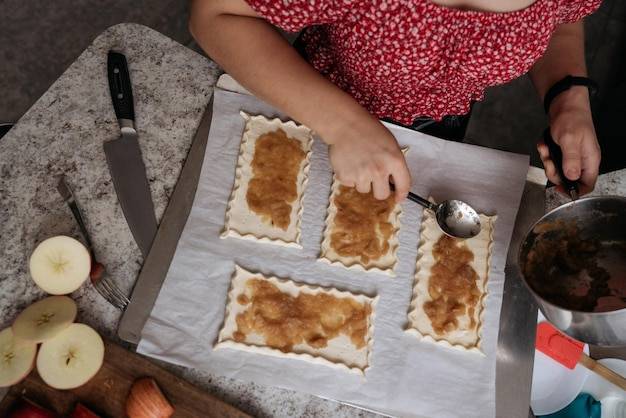 Jak zrobić prostą szarlotkę bez wysiłku?