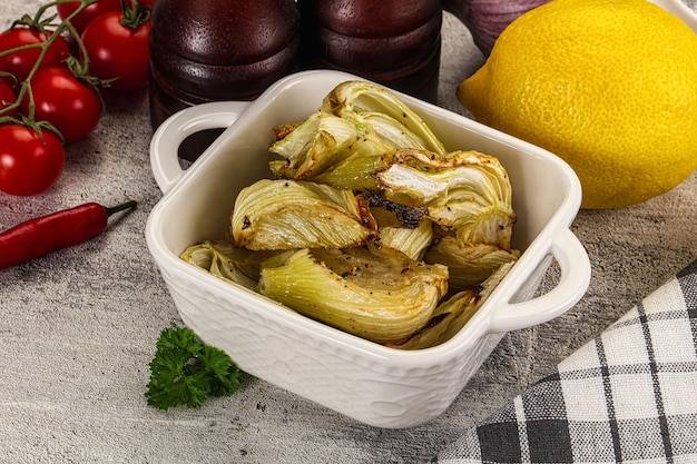 Kapusta włoska na gołąbki ile gotować żeby liście były miękkie?