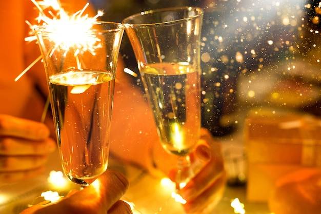 Co ciepłego na sylwestra sprawdzi się podczas zimowej nocy?