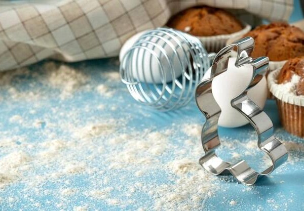 Jak robi się lukier na domowe wypieki?