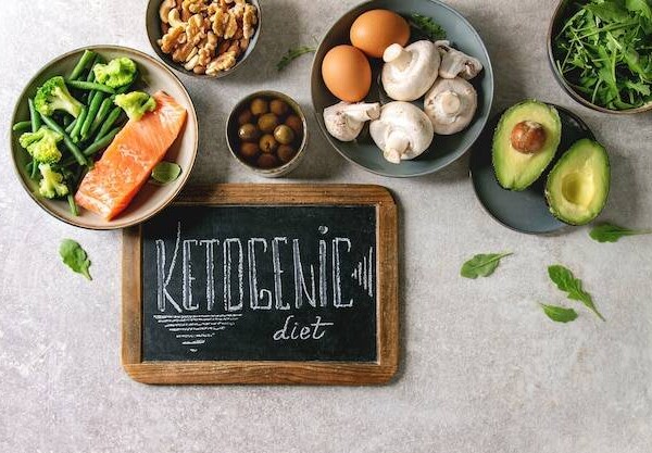 Na czym polega dieta sirtfood i co ją wyróżnia?