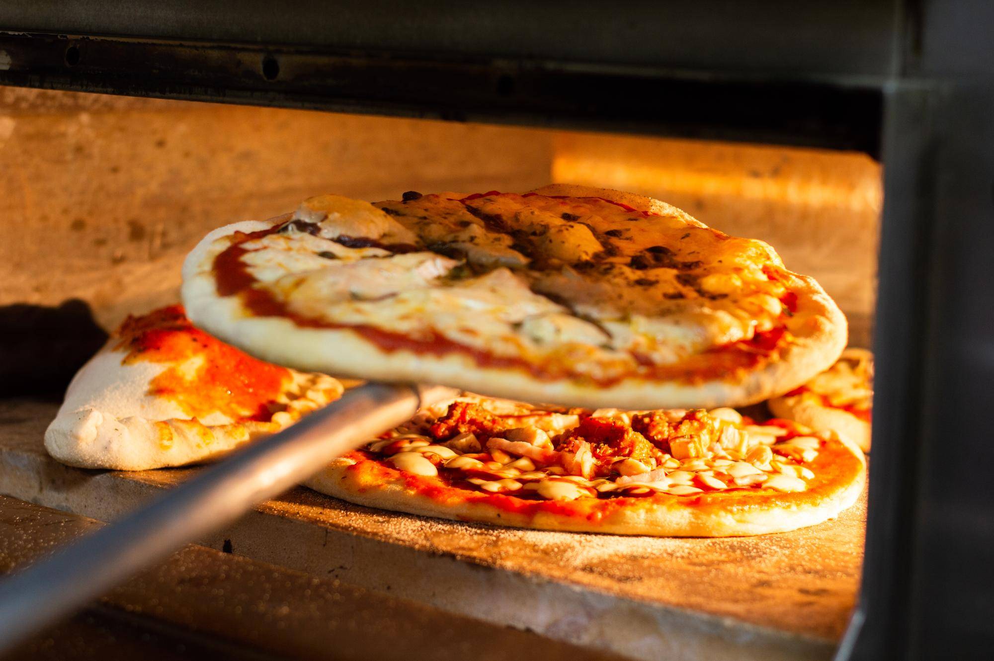 Ile trzymać pizzę w piekarniku żeby była idealnie wypieczona?