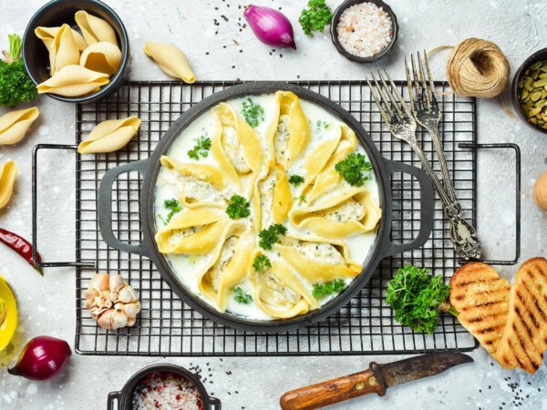 Ravioli z serem ricotta z czym podawać aby podkreślić ich smak?