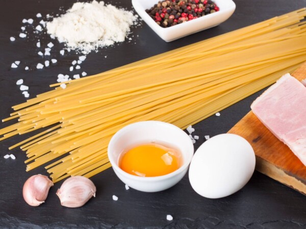 Carbonara sos jak zrobić, by smakował jak we Włoszech?