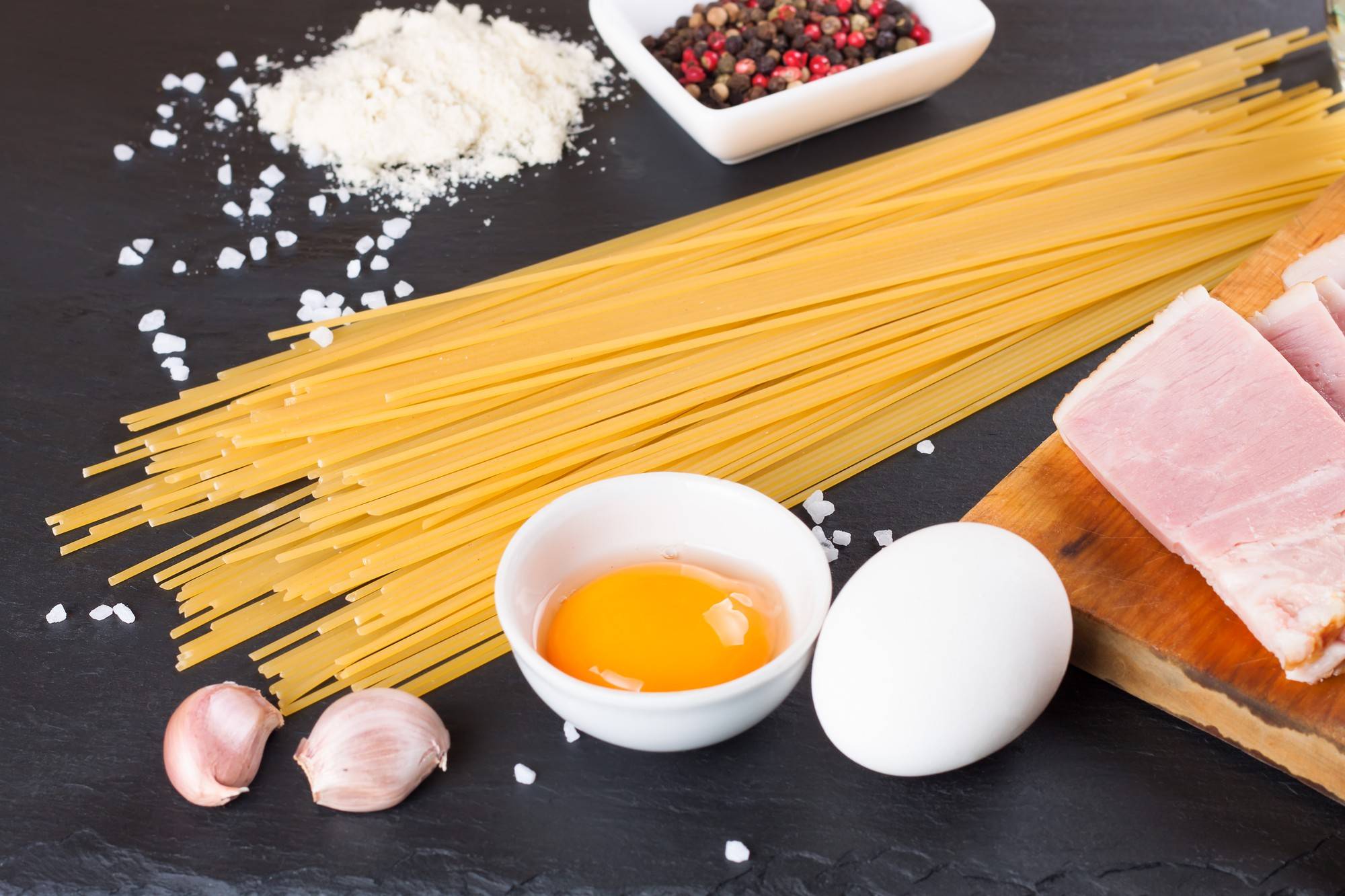 Carbonara sos jak zrobić, by smakował jak we Włoszech?