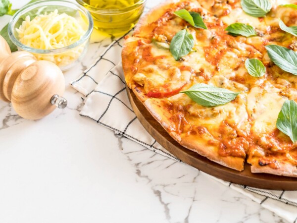 Ile kalorii ma pizza Margherita 40 cm?