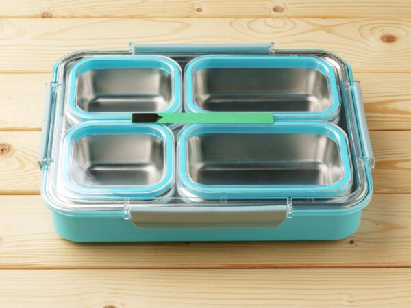 Jak wybrać lunchbox co najlepiej sprawdzi się w pracy?