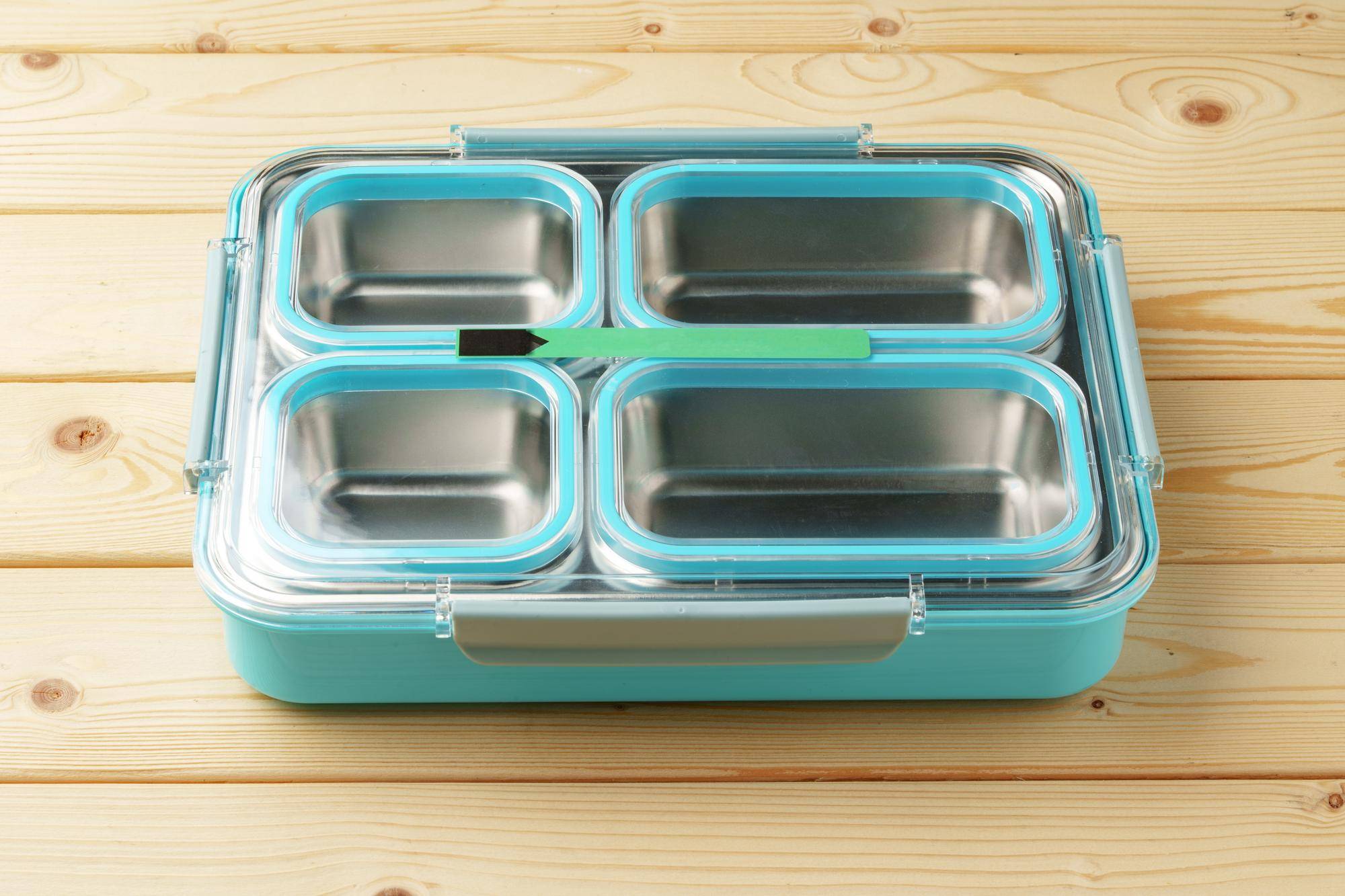 Jak wybrać lunchbox co najlepiej sprawdzi się w pracy?