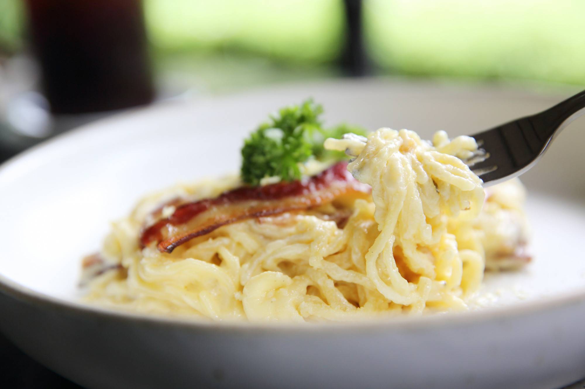 Jaki ser do spaghetti carbonara wybrać do klasycznego przepisu?